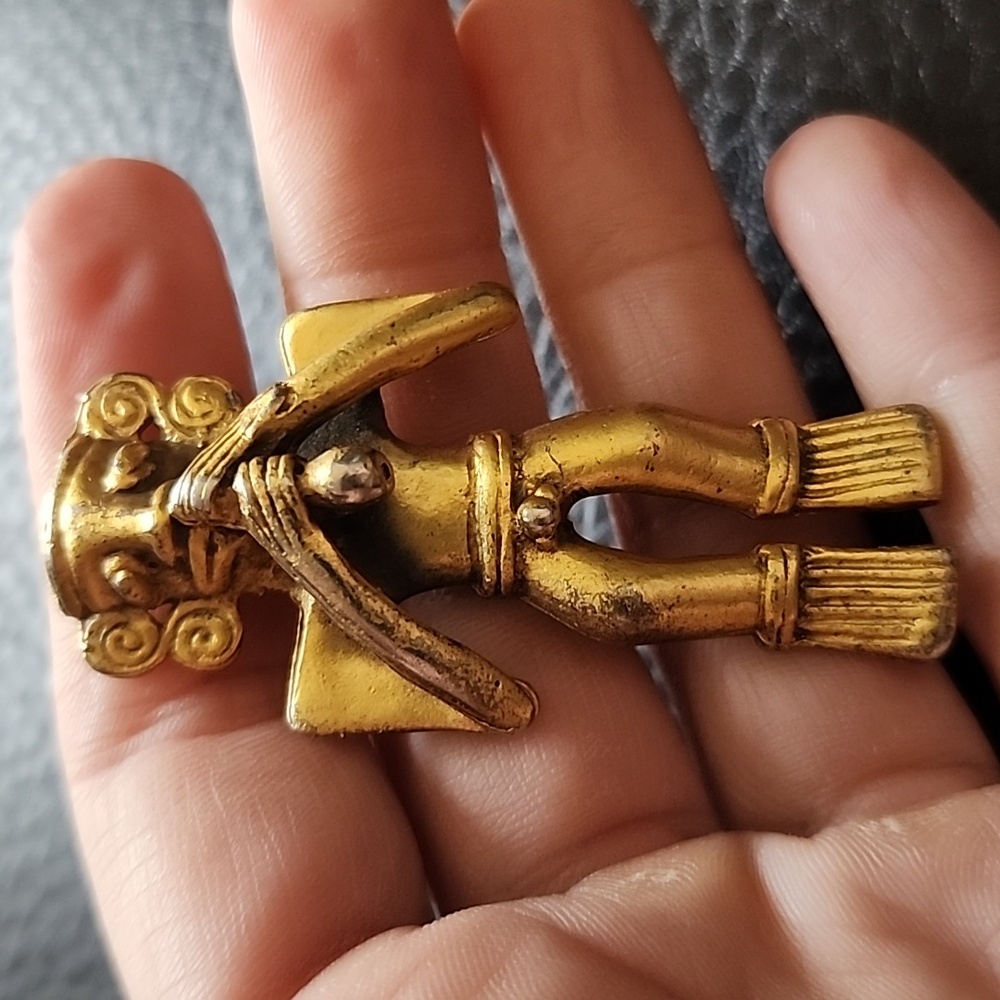VTG Alva Museum brooch